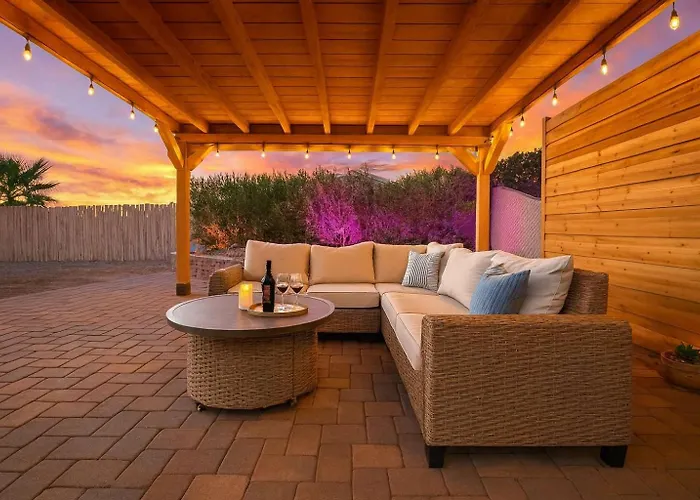 Villa 4br Private Compound-2 Villas-2 Hot Tub-sleeps 12 Lake Havasu City