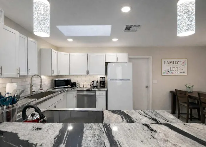 4br Private Compound-2 Villas-2 Hot Tub-sleeps 12 Lake Havasu City