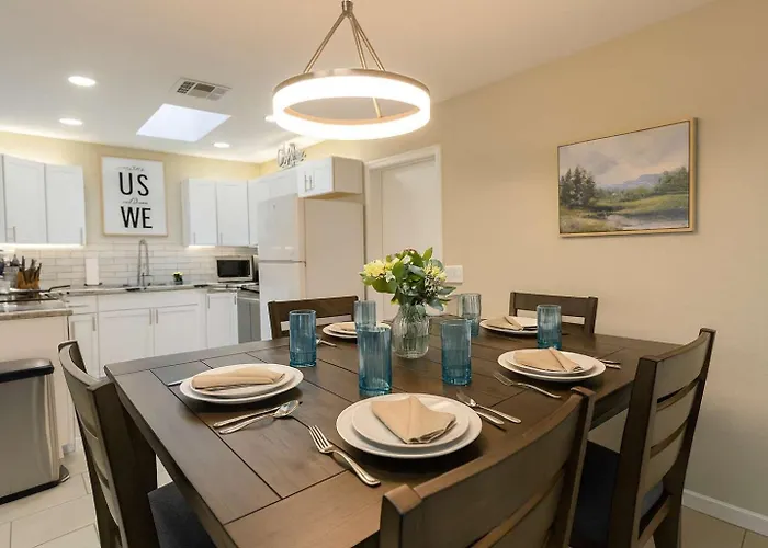 4br Private Compound-2 Villas-2 Hot Tub-sleeps 12 *