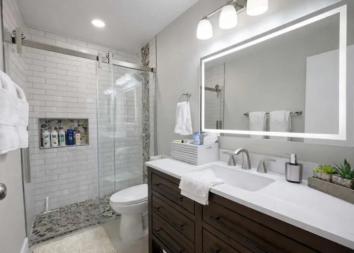 Villa 4br Private Compound-2 Villas-2 Hot Tub-sleeps 12 Lake Havasu City
